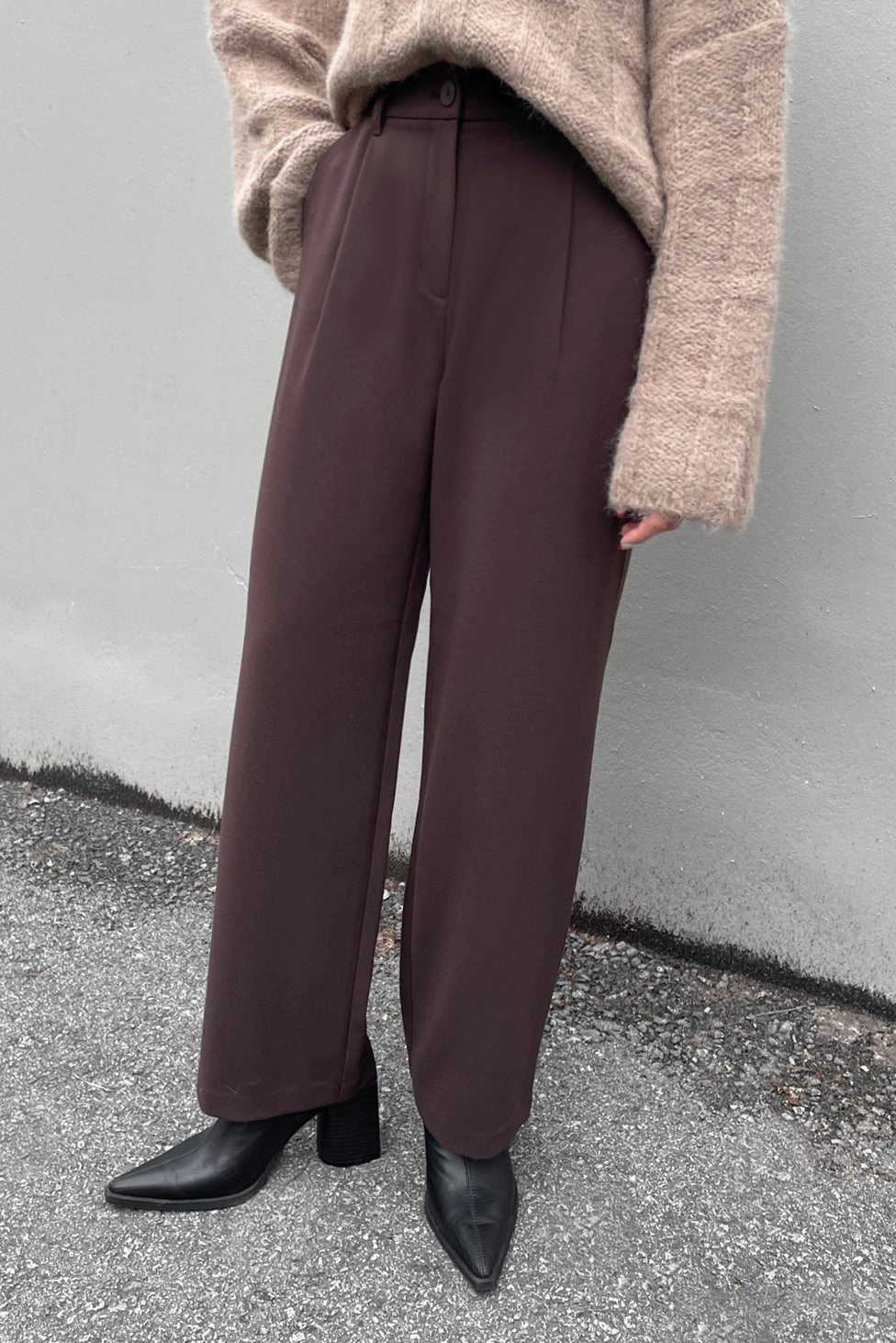 Lightweight insulation Low Rise Fit STRAIGHT LEG PANTS