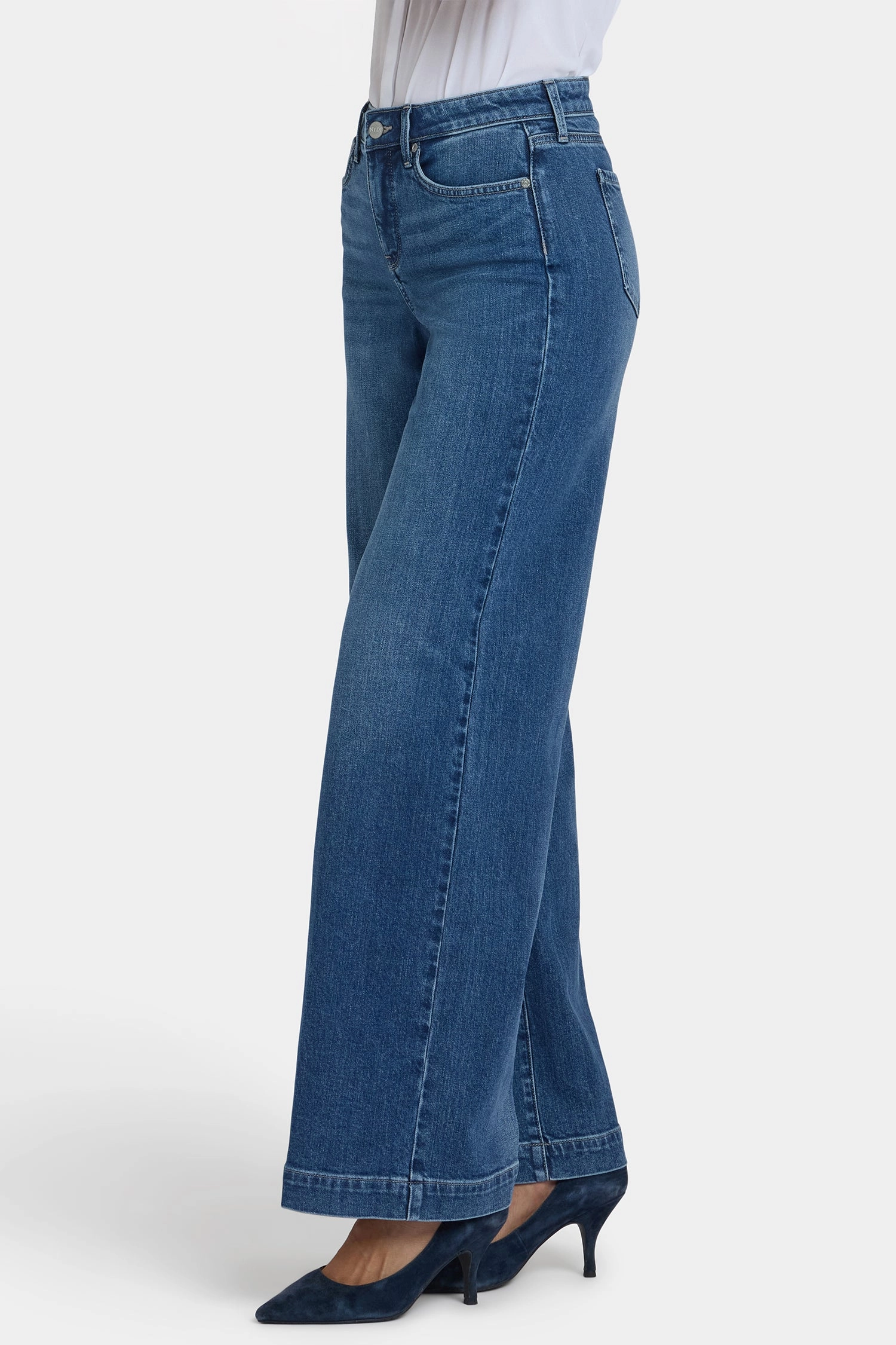 Cool And Clean No Hassle Fit Teresa Wide Leg Jeans In Petite - Lake Notre-Dame
