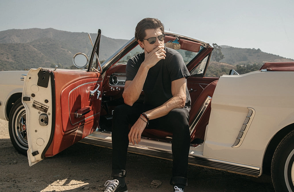 Low Maintenance Fabric Lifestyle Fit The Needle Skinny - Black Raw 10.5oz Selvedge