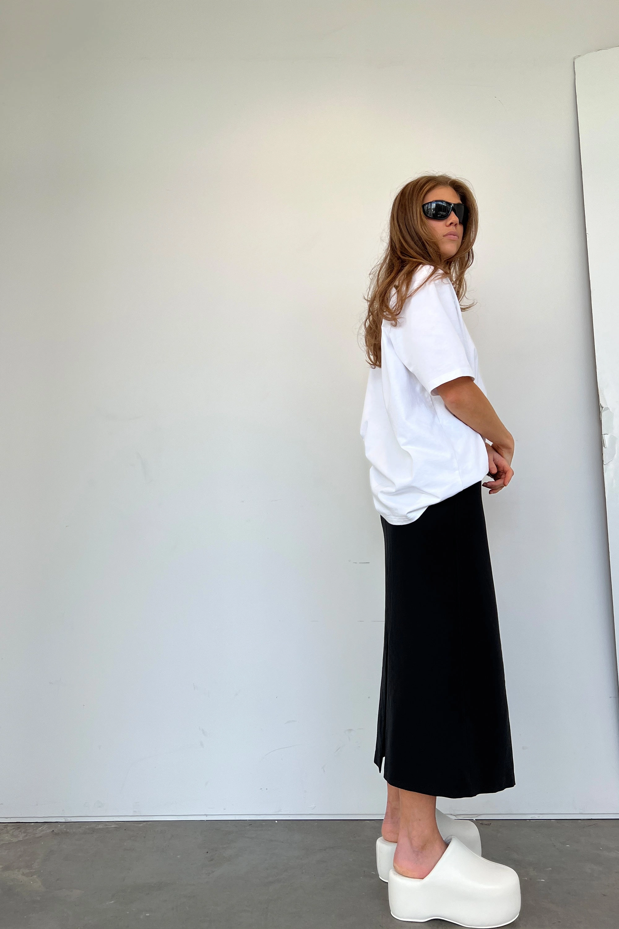 MIDI SKIRT WITH FRONT PLEAT Polished Fit