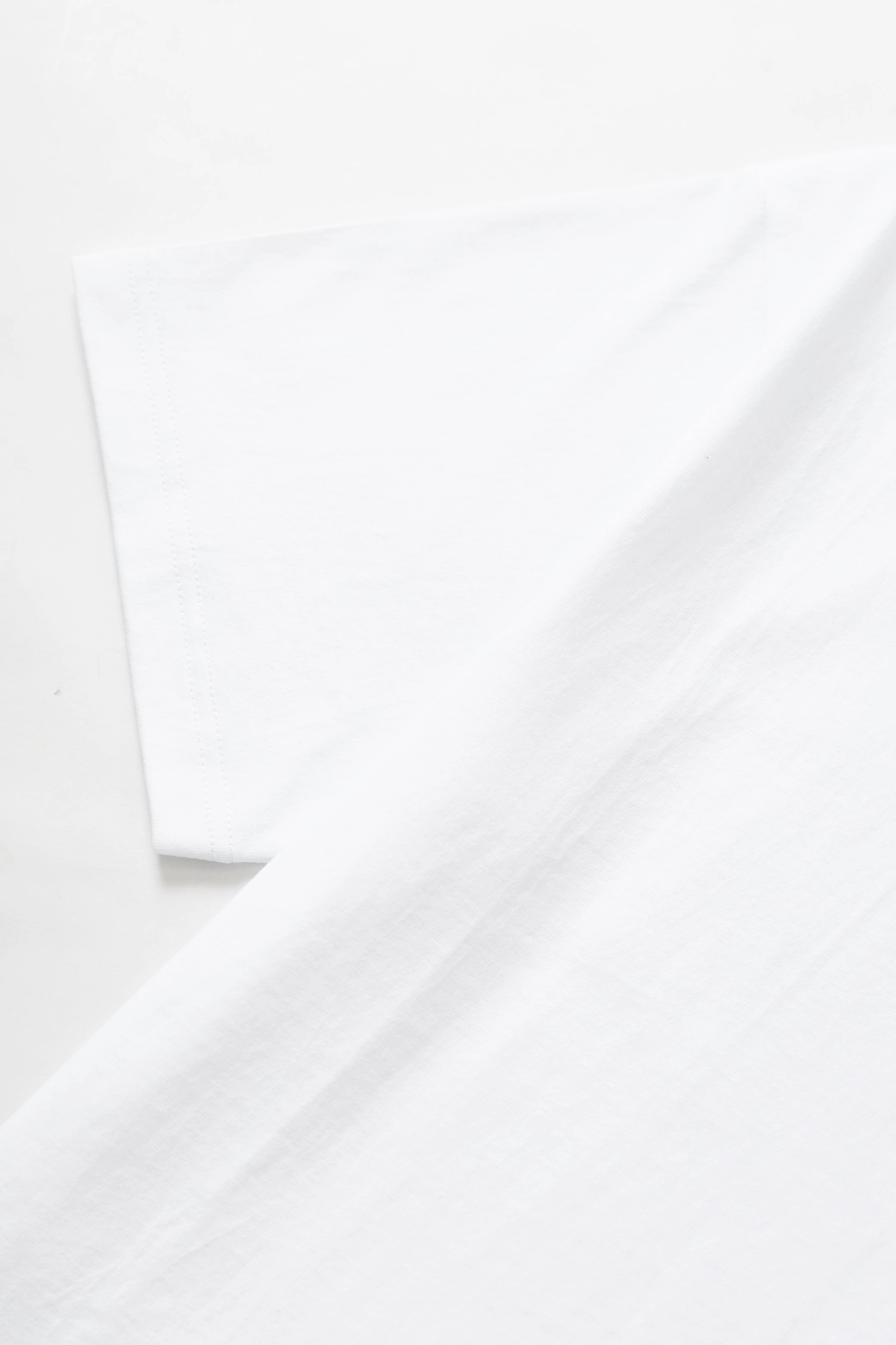 United Athle - 4277 7oz Open End Rugged T-Shirt - White Travel Light