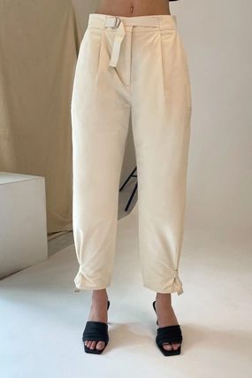 Chill Ready Minimal Vibe TAPERED PANT WITH BELT