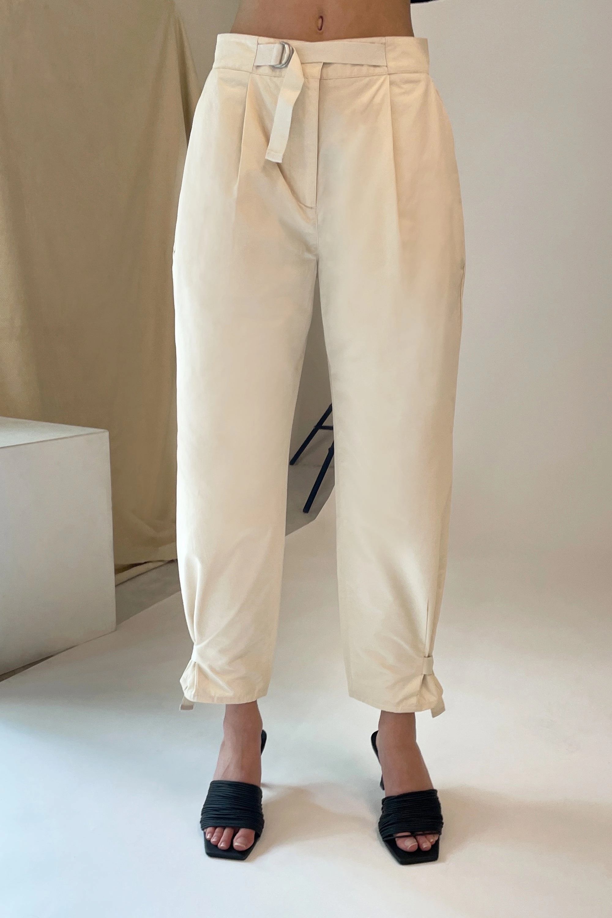 Lightweight Weave Quick Flex TAPERED PANT WITH BELT