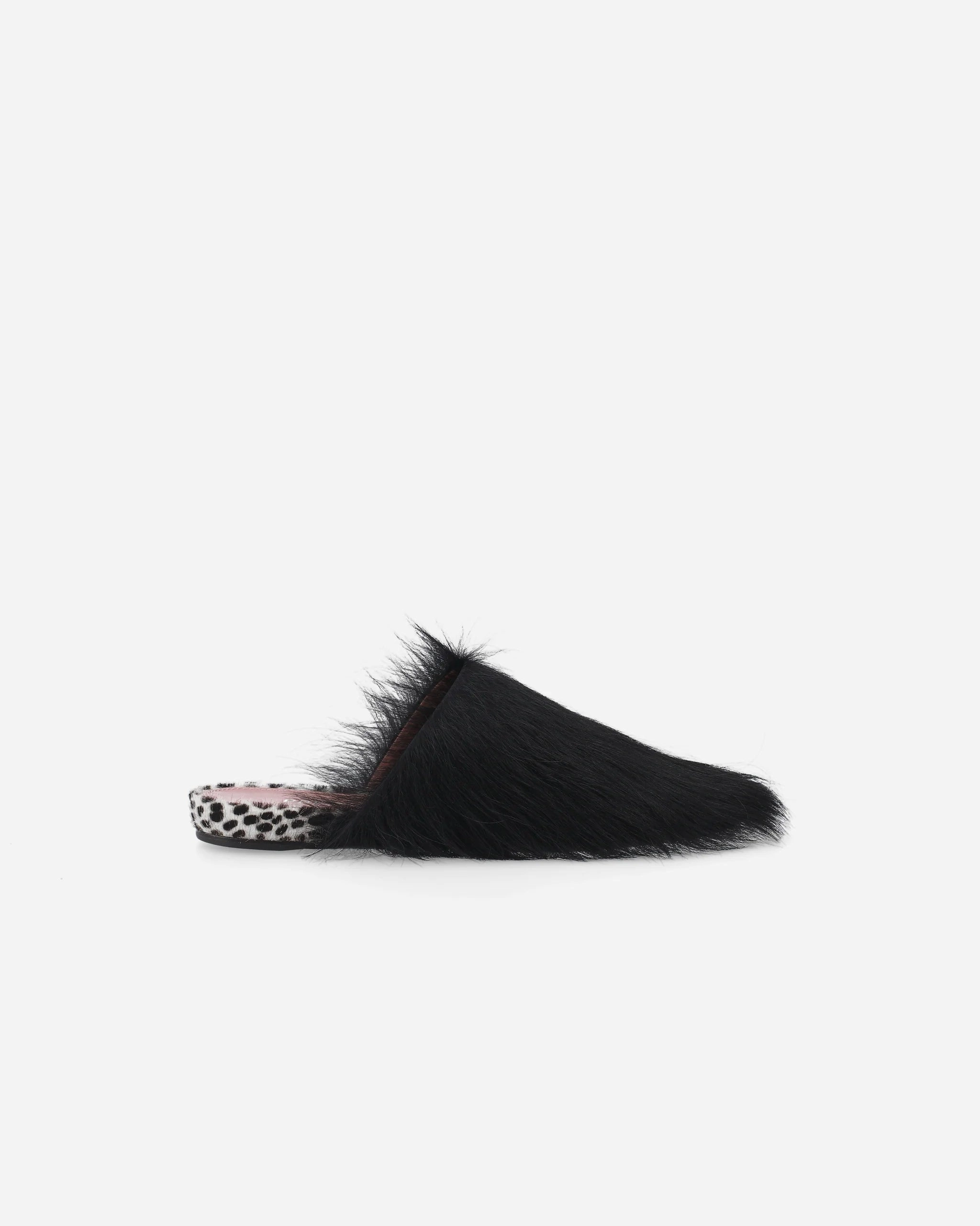 Bead Edge Toe Protection Slippers in Black Leather and Fur