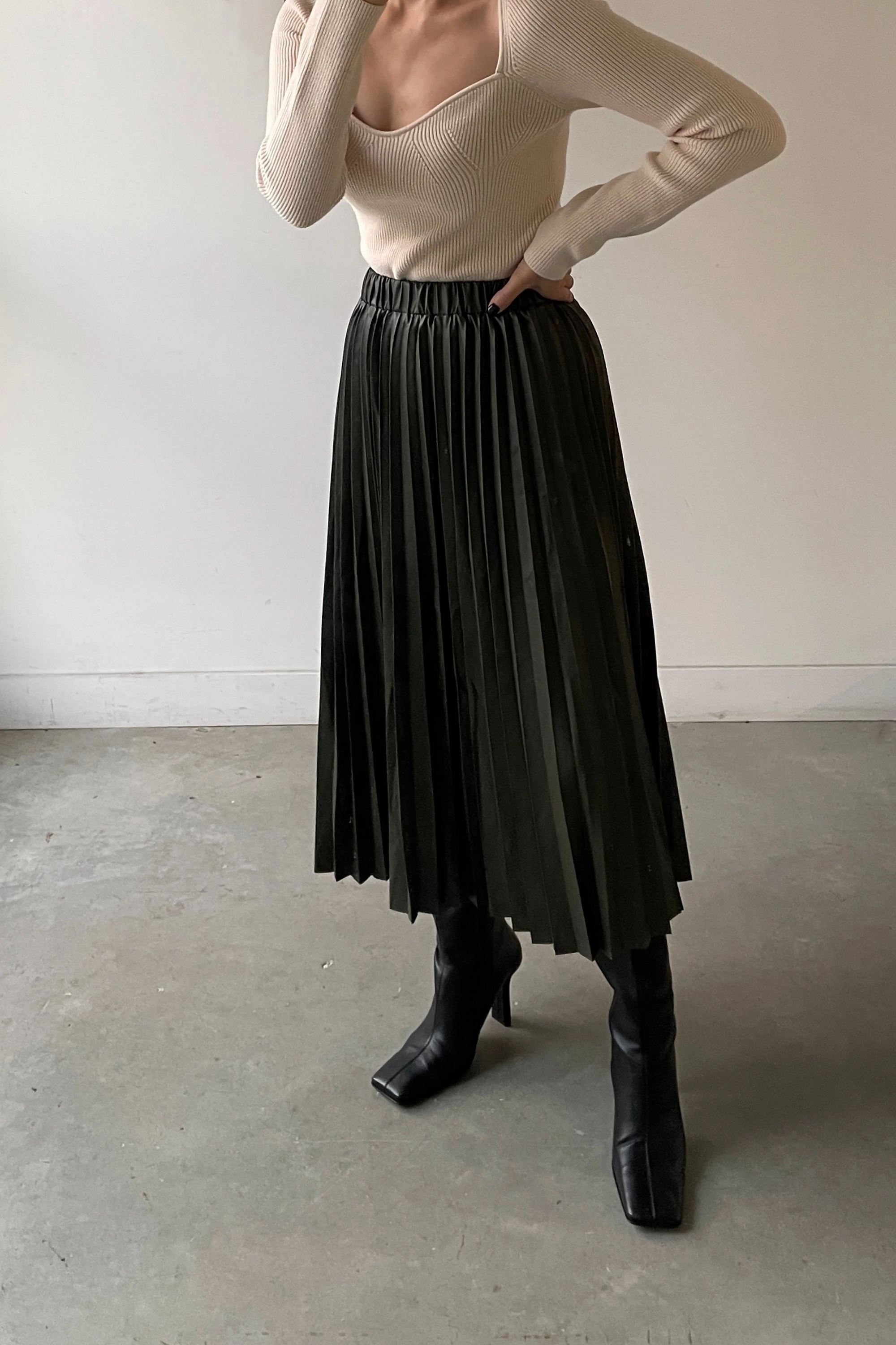 VEGAN LEATHER PLEATED SKIRT Fresh Aesthetic