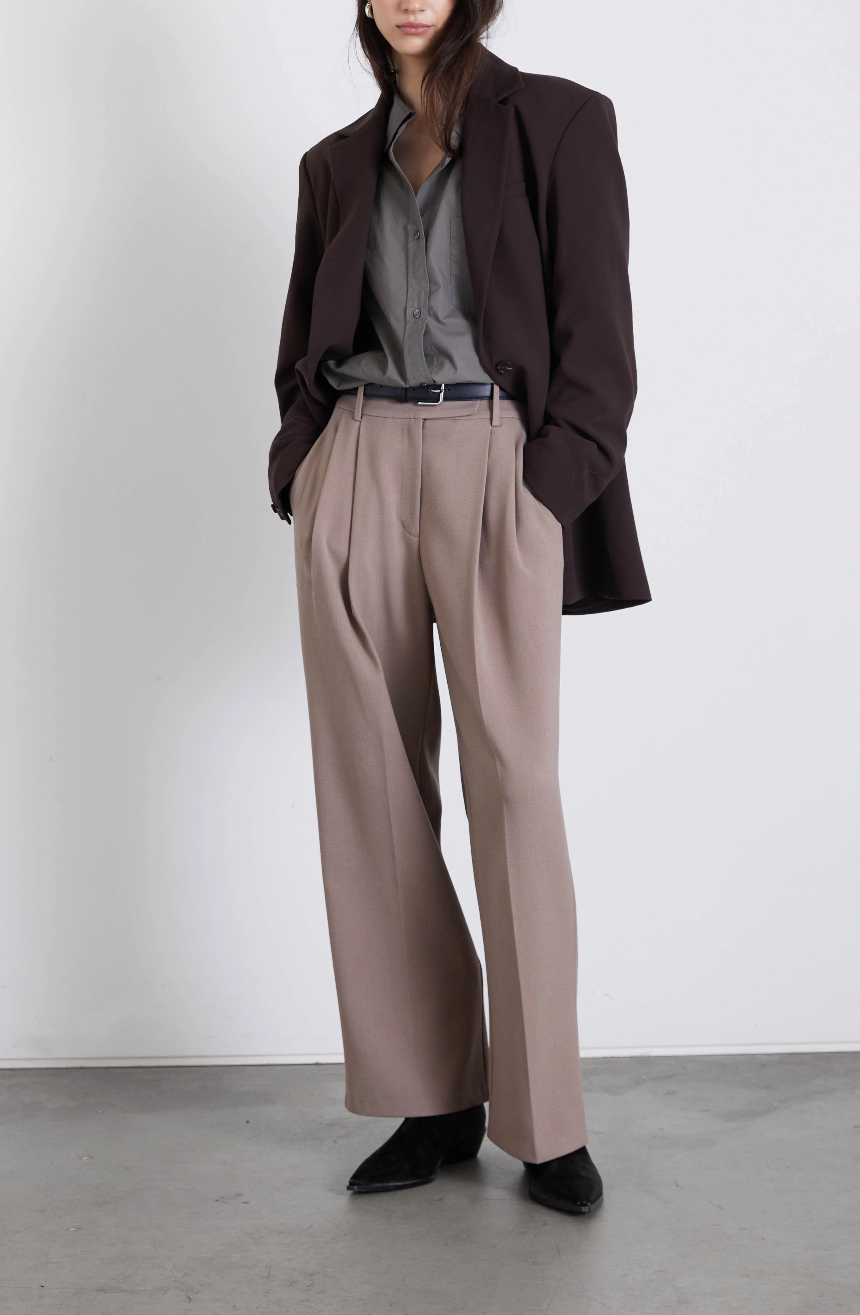 Minimal Edge Low Bulk Material STRAIGHT LEG PANT