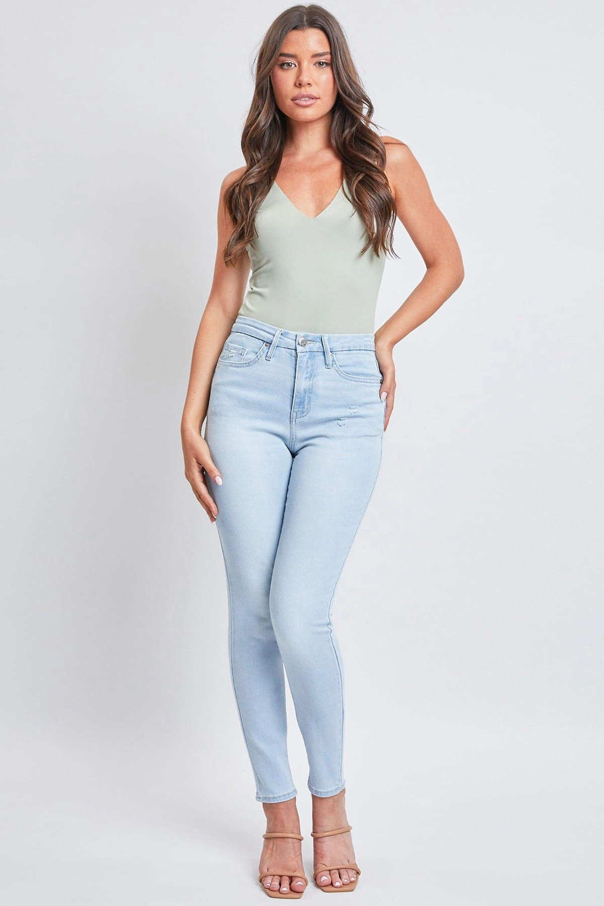 Women??s Curvy Fit Skinny Jeans City Walk Bold Look