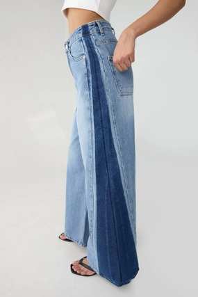 Fit Freedom Comfy Motion DUO TONE WASH STRAIGHT LEG DENIM JEAN
